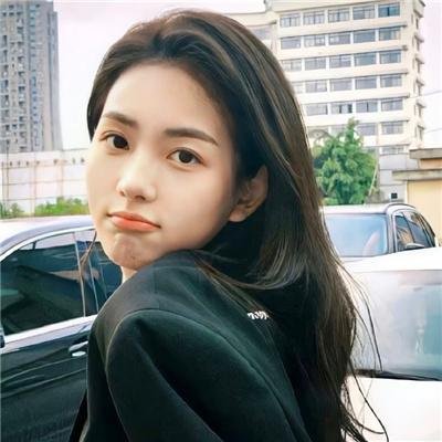 着牛仔裤的钟馗